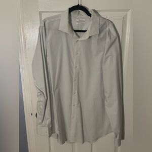 Calvin Klein Men's Light Gray Blue Checked Dress Shirt~18 36/37